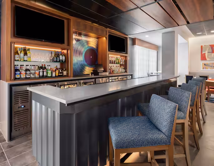 Century 1 Bar inside Hampton Inn Nashville Airport offering a relaxed atmosphere and local drinks.